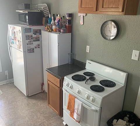 5th image of 562 W Vanderbilt St #B