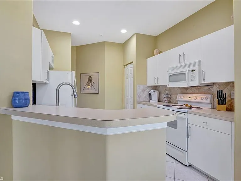 784 Carrick Bend Cir #101 — Photo 11