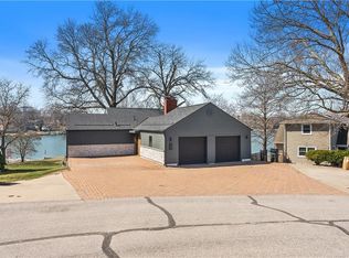 17 Dockside Dr, Lake Tapawingo, MO 64015
