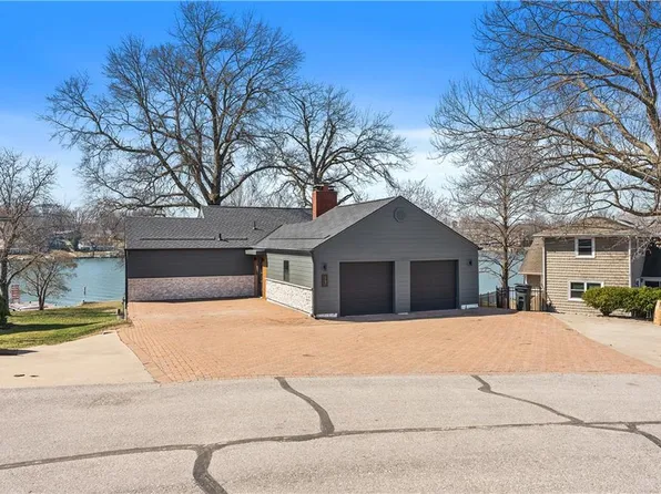 17 Dockside Dr, Lake Tapawingo, MO 64015