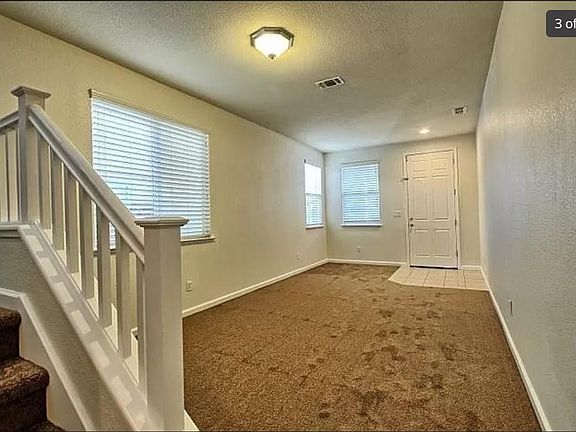3rd image of 261 Crescent Moon Dr