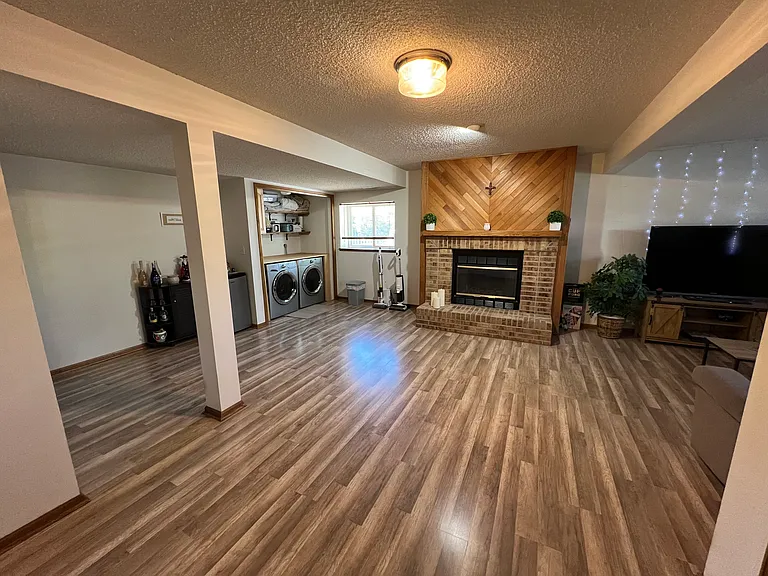 Family Room (Lower Level)