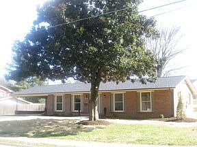 3rd image of 525 Ravenwood Dr