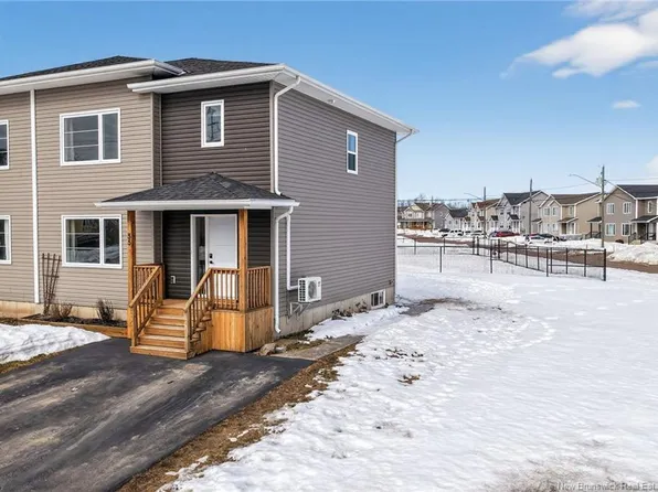 55 Holland Dr, Moncton, NB E1G 0X5