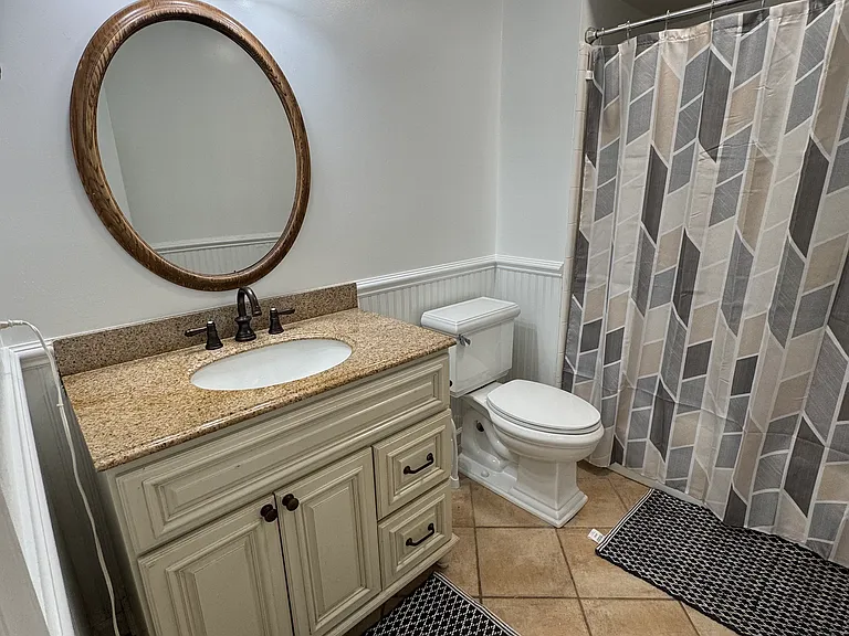 1231 Reverdy Ln #B — Photo 8