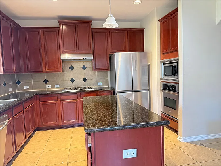 10930 Reston Point Dr — Photo 7