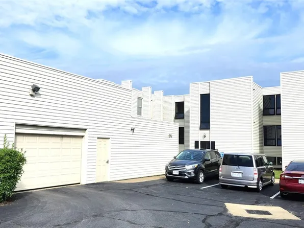 1675 Cedarwood Dr APT M, Westlake, OH 44145
