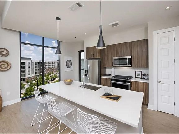 2nd image of 3479 Lakeside Dr NE #3407