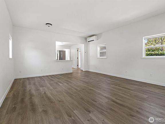4th image of 1509 Langridge Avenue NW