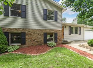 13 Stacy Ln, Mattoon, IL 61938