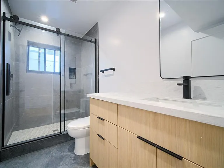 616 N Mariposa Ave — Photo 12