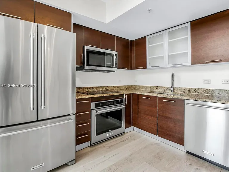 41 SE 5th St #1709 — Photo 7