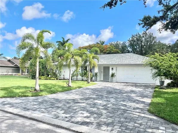 2499 River Reach DR, NAPLES, FL 34104