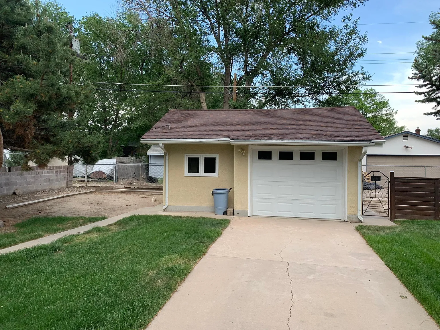 3 bed, 1.5 bath, 1118 sqft, $1,600 — Photo 2