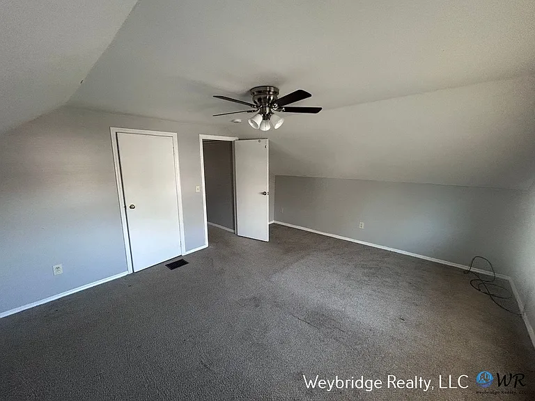 Academy 862 — Photo 24