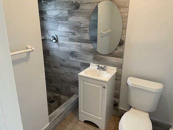 2nd image of 3300 Broadway APT 16