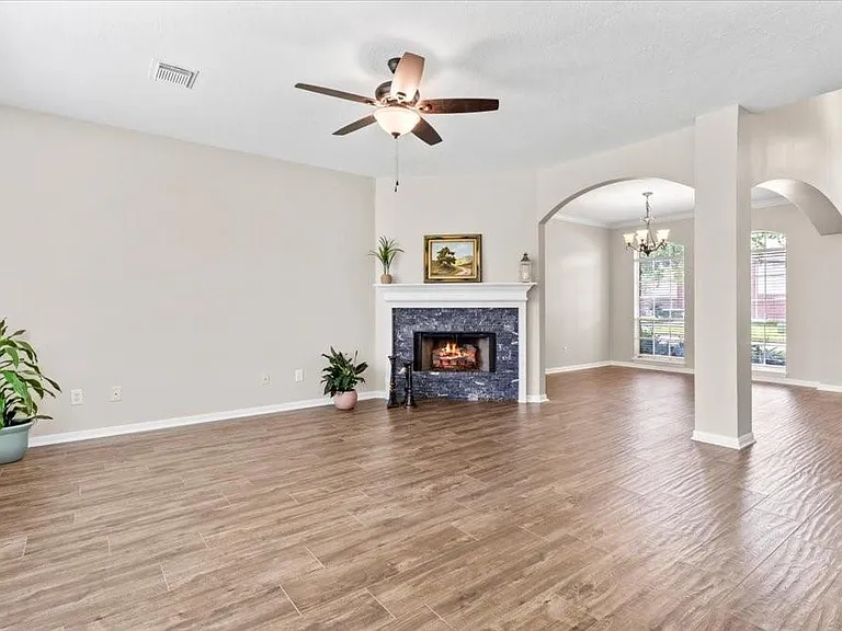 9722 Therrell Dr — Photo 3