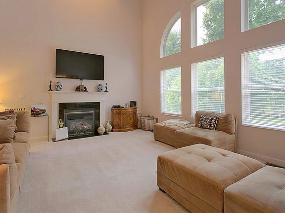 3rd image of 5691 Wyntree Ct