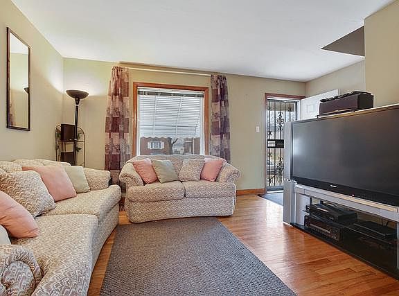 2nd image of 11328 S Avenue L