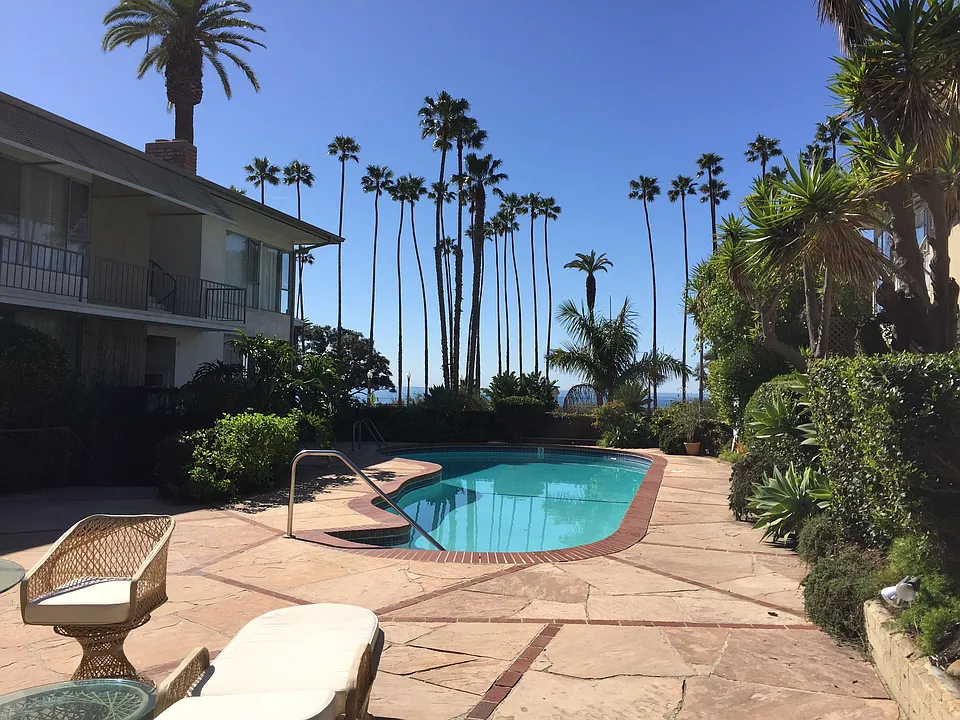 633 Ocean Ave