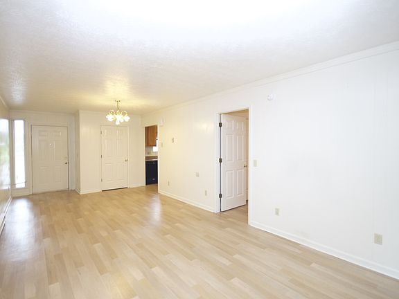 4th image of 21 Shanna Dr APT 7
