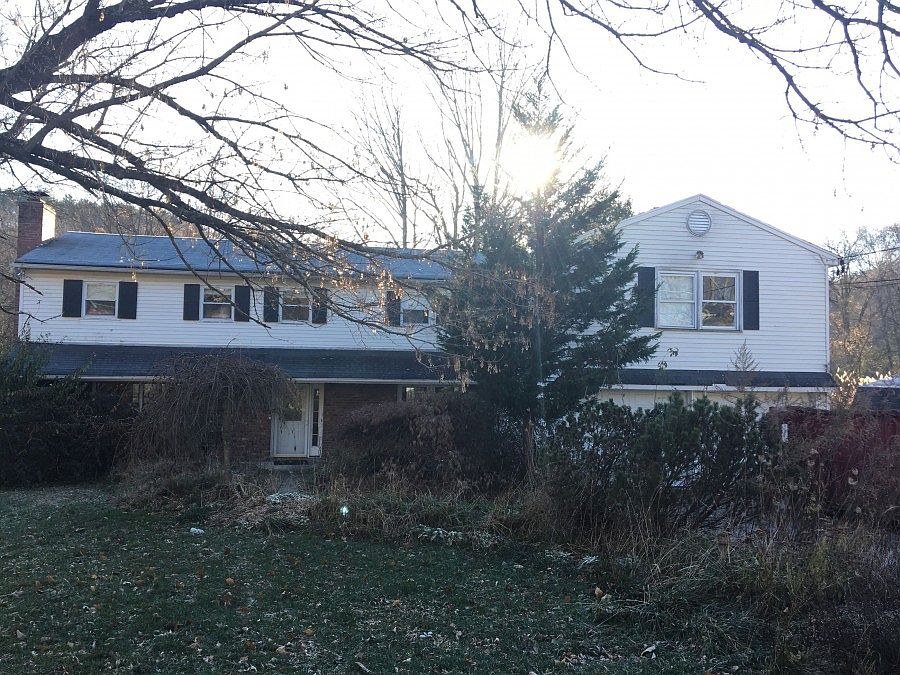 1st image of 14 Courtland Dr