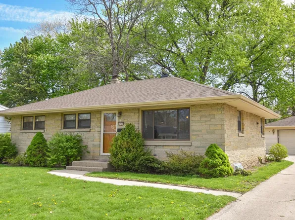2964 S 104th STREET, West Allis, WI 53227