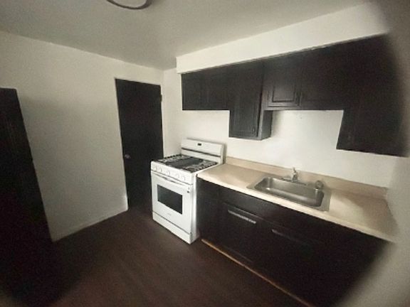 5th image of 2020 Lindsay Rd