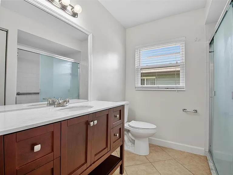 231 Wellington Dr — Photo 36