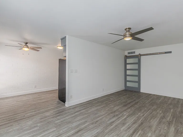 10440 N 11th Ave #1 — Photo 1