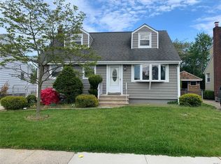 54 Landau Ave, Elmont, NY 11003