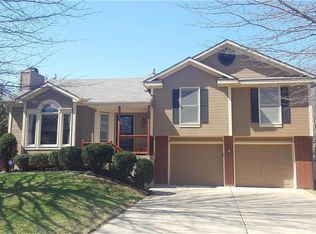 736 SE Pierre Ave, Lees Summit, MO 64063