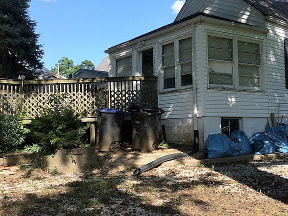 2nd image of 226 Grandview Dr