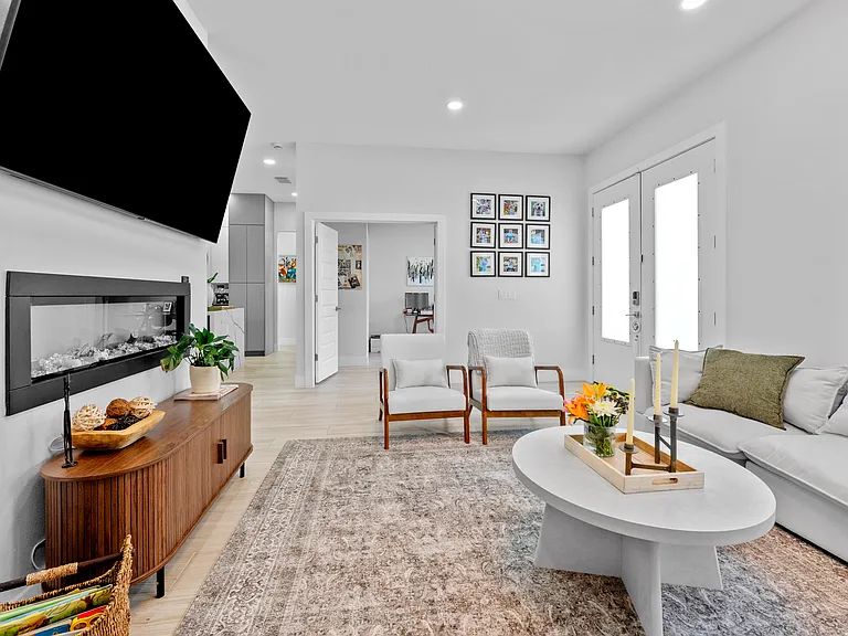 3701 W Leila Ave — Photo 20