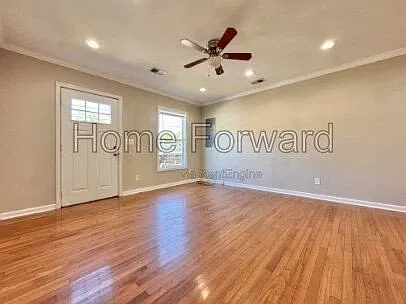 2 bed, 1.0 bath, 715 sqft, $1,000 — Photo 2