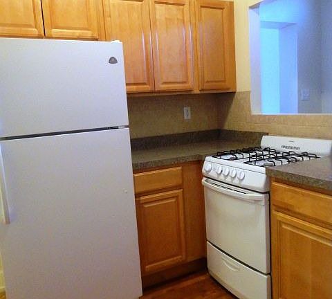 4th image of 207 S Harrison St #2