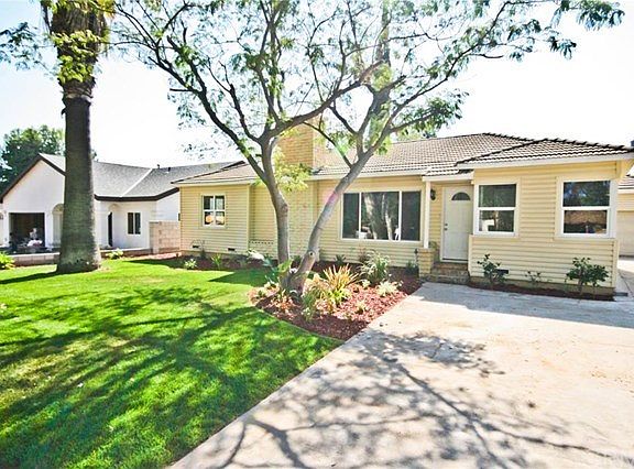 2nd image of 2564 Valencia Ave