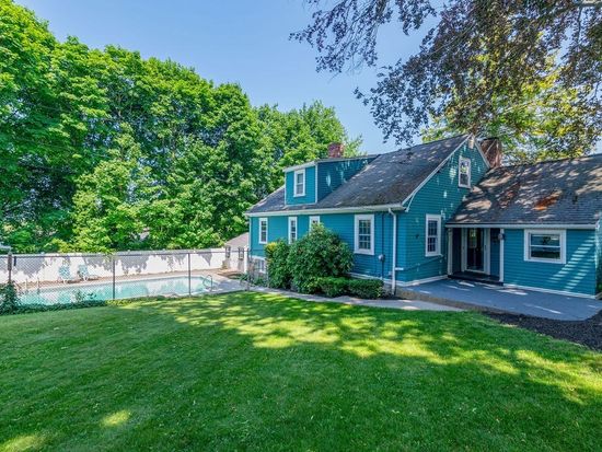 3 Grand View Ter, Quincy, MA 02170
