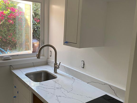 4th image of 1590 Arroyo Dr #A