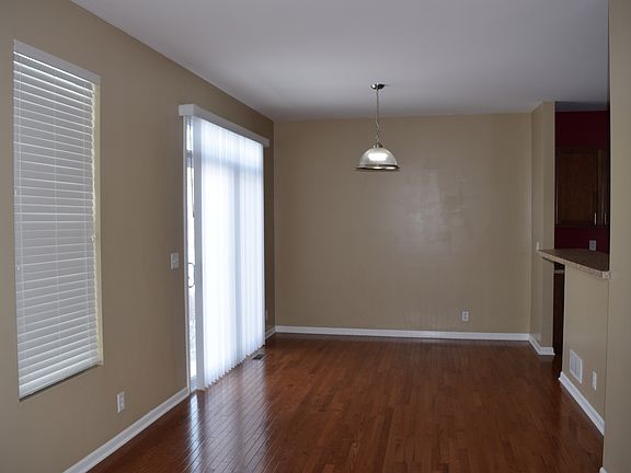 5th image of 34W564 Roosevelt Ave N #A