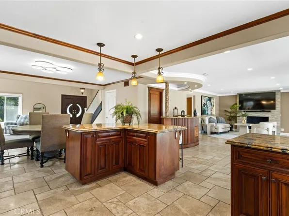 6573 E North View Dr, Anaheim, CA 92807