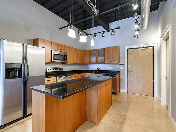 3rd image of 350 E Short St Unit 313
