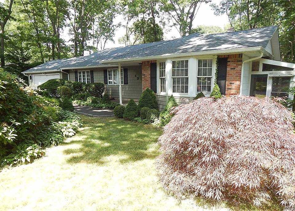 1st image of 49 Patchogue Dr