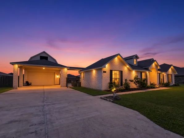 3310 Bastian Rd, Dickinson, TX 77539