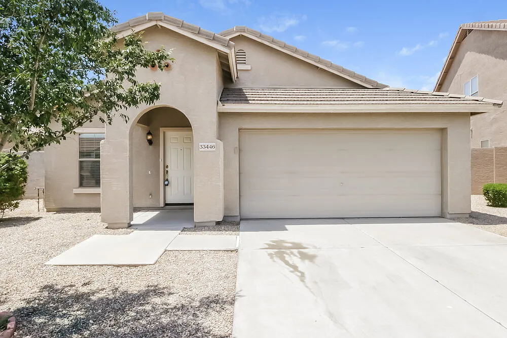 4 bed, 2.0 bath, 1955 sqft, $2,380 — Photo 1