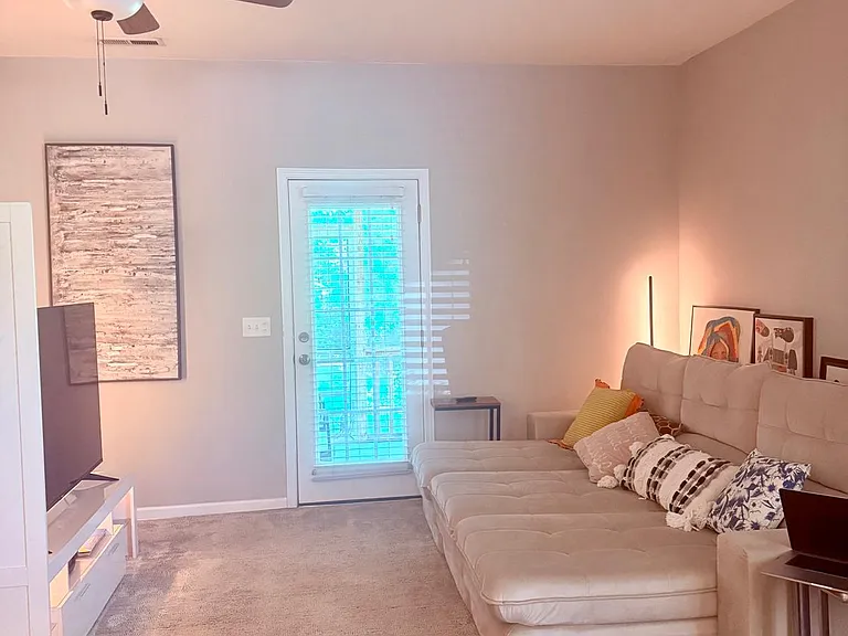 762 Treviso Ln — Photo 12