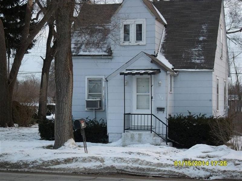 1st image of 933 W Lusher Ave