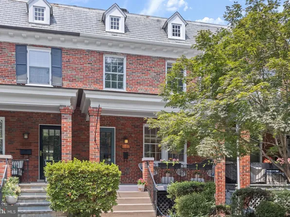 2456 39th Pl NW, Washington, DC 20007