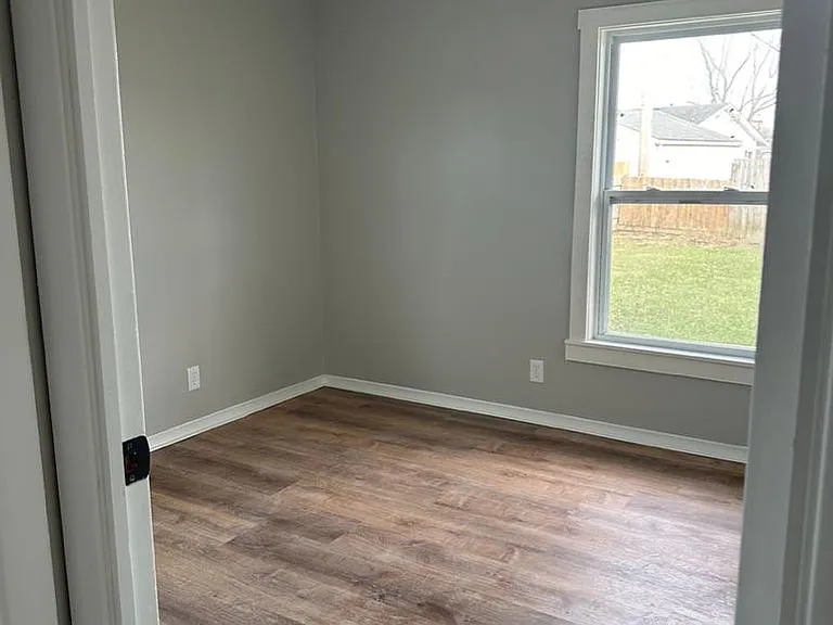 130 Meadow Ln — Photo 5