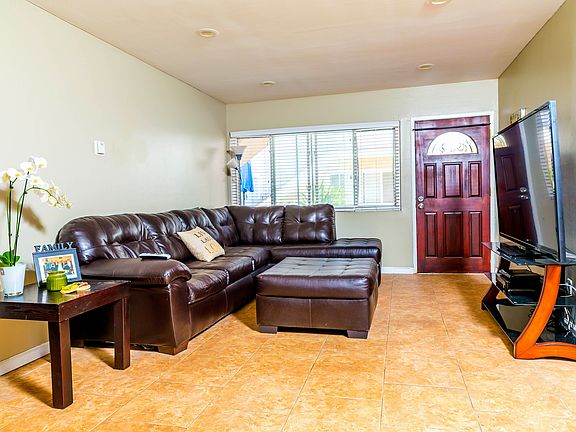 4th image of 2035 Oliver Ave